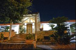 Villa with swimming pool and spa in Conversano