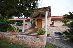 Villa with swimming pool and spa in Conversano