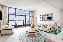 SPACIOUS PENTHOUSE WITH STUNNING SEA AND MARINA VIEWS