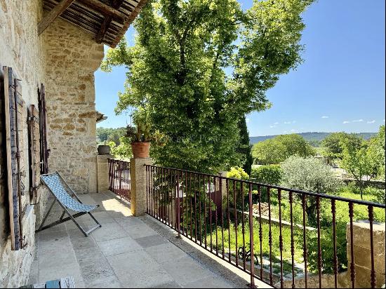 Charm, space and tranquillity 15 minutes from Uzès