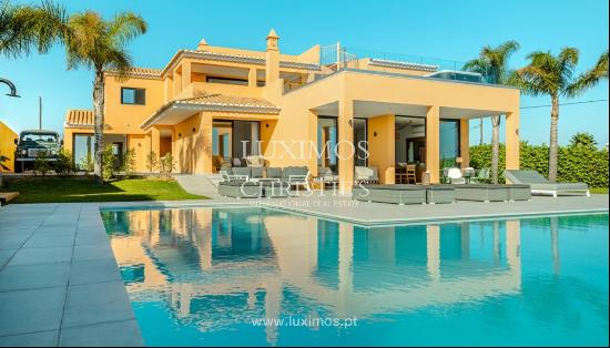 Luxury 5-bedroom villa by the sea, for sale in Arrifes Beach, Algarve