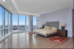 1 Renaissance Square PH40A