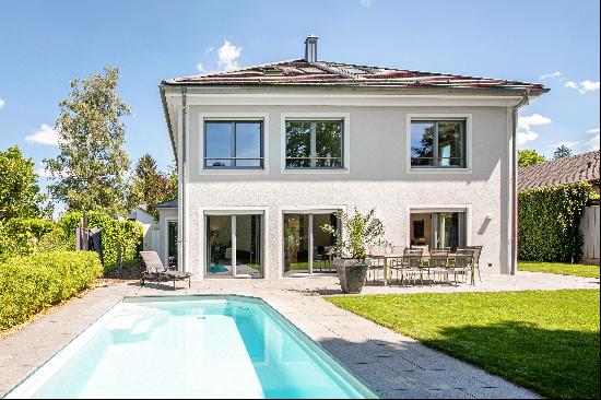 High-class family villa with solar-heated pool and large garden near Munich