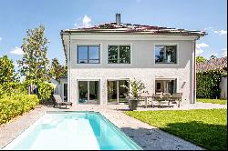 High-class family villa with solar-heated pool and large garden near Munich