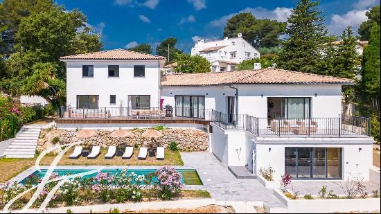 Modern villa in Saint Paul de Vence