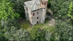 Stone Tower House with farmstead near Perugia - Umbria