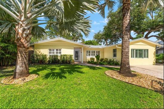 3521 Flores AVENUE, Sarasota, FL, 34239, USA