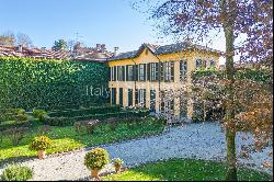 Magnificent exclusive property with park near Milan