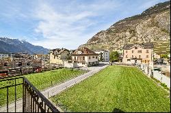 Prime plot with 2 houses in the heart of Ardon