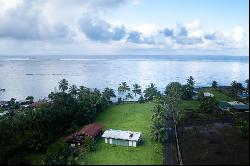 Tahiti - Teahupoo - Amazing plot by the sea