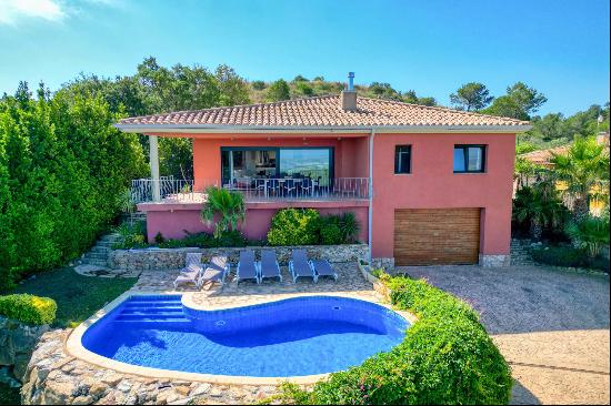 Mediterranean house in the village with the best views of Begur