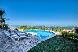 Mediterranean house in the village with the best views of Begur