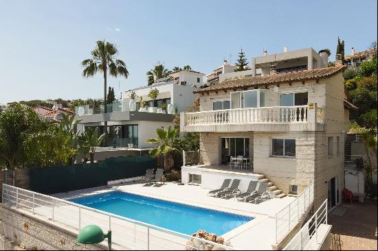 House in Sitges with pool and sea views