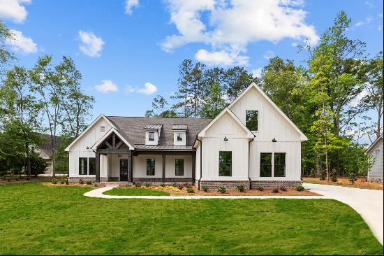 Spectacular New Home in Cuscowilla