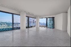 Apartment with park views in a coveted condominium with full amenities and speci