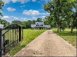 COUNTRY HOME FOR SALE ON 13 ACRES WITH POOL