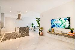 700 NE 26th Ter, #2402, Miami, FL