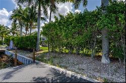 13375 Snook CIR, Naples FL 34114