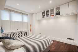 Bright four bedroom apartment in the heart of Kensington