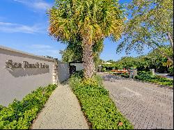 32 Seneca Rd, Sea Ranch Lakes, FL