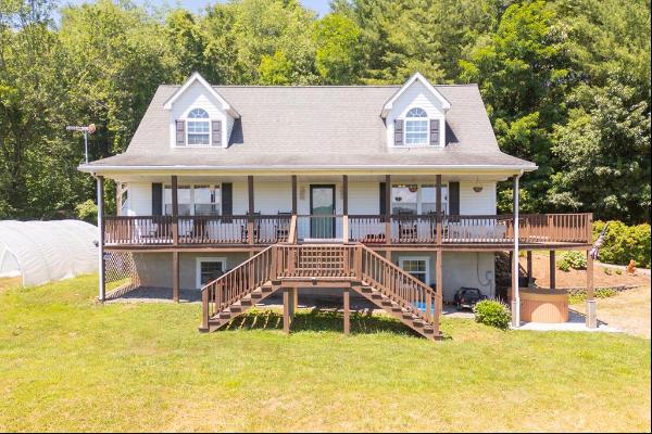 85 Stag Ln, Hillsville VA 24343