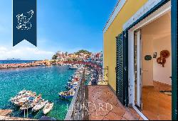 Elegant estate with a sea-facing panoramic rooftop for sale in the heart of Ponza, in Lazi