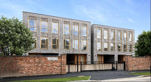 3 Springfield Mews is a meticulously designed 'A' rated 4/5 bedroom townhouse in central C