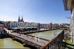 BAYONNE- HEART OF TOWN, APARTMENT WITH BALCONY, BEAUTIFUL VIEW ON THE RIVER