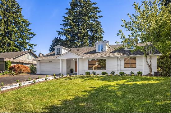 8481 SE 71st St, Mercer Island, WA 98040