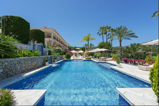 Breathtaking mansion with a beautiful Park garden in Son Vida, Mallorca