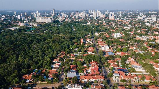 Captivating plot in the Santo Domingo neighborhood