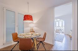 Impressive apartment in beautiful building completely restored.