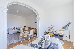 Impressive apartment in beautiful building completely restored.