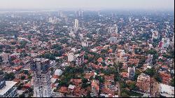 Terreno con estratégica ubicación en el Barrio Las Lomas