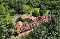 Stunning house in Vale da Boa Esperanca with Burle Marx gardens