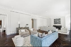 Stunning four-bedroom apartment in Knightsbridge Gate.