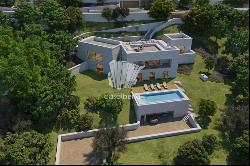 turnkey five-bedroom villa with pool and garden