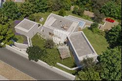 turnkey five-bedroom villa with pool and garden