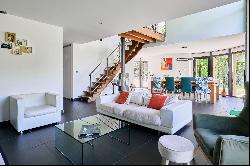 Genech - Modern House 230 sqm - 5 Bedrooms.