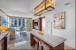 6801 Collins Ave, #912 (910 deed), Miami Beach, FL