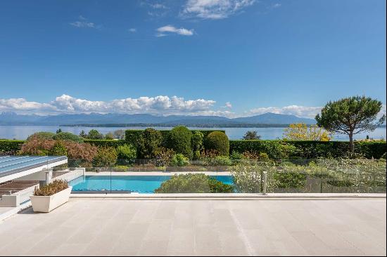 Luxurious development with incomparable views of Lake Geneva!