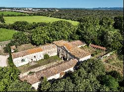 Mas Provençal 900 m² of living space and outbuildings