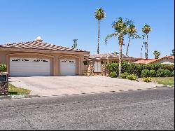 Custom-Built Solar Powered Residence in the Heart of Indian Wells with Direct Mo