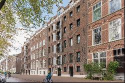 Apartment with 3 bedrooms and elevator close to Amsterdam city center!