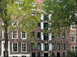 Apartment with 3 bedrooms and elevator close to Amsterdam city center!