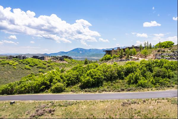 Deer Valley Views! Golf Membership Available