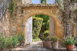 Near Uzès - Magnificent silkworm farm