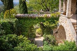 Near Uzes - Magnificent silkworm farm