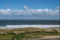 Beachfront apartment in Manantiales.