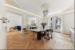 FOR SALE - Elegant apartment - 4 bedrooms - PLACE SAINT-GEORGES - 75009 PARIS